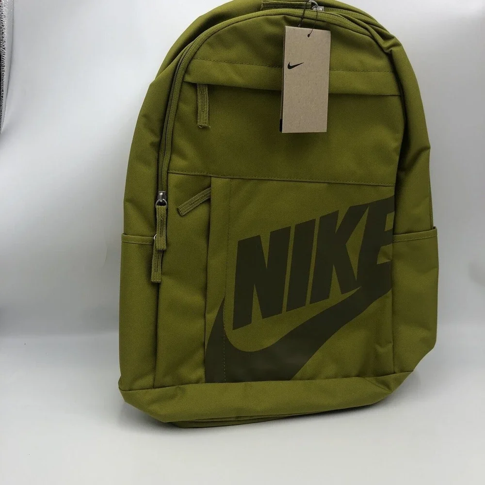army green nike backpack Heritage (25L) with a dedicated 15 laptop sleeve and smart pockets that keep your gear in its place Nike Utility Elite Training Backpack